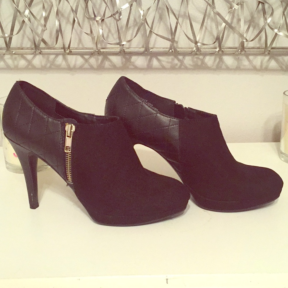 Black Suede and cushion Leather zip booties IMPO 7